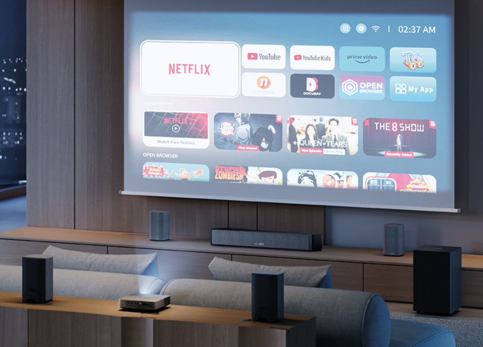 We. BOOST center speaker, We. BOOST and We. Beam in the living room